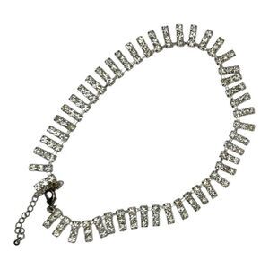 Sparkly Silver toned rhinestone necklace